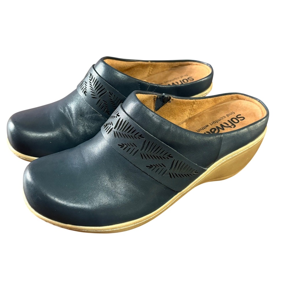 SoftWalk Meredith Clogs Women‎ 8.5M Navy Blue Leather Laser Cut Leaf Mules EUC